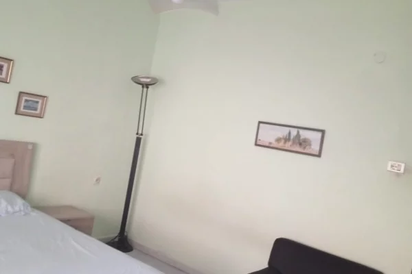 Shtepi me qera Apartament ne Tirane, 2+1, Mobilimi E mobiluar, Pagesa 60,000  Leke.
