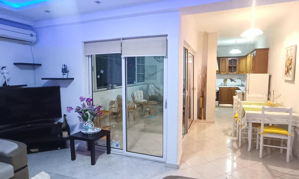Shtepi me qera Apartament ne Tirane, 2+1, Mobilimi E mobiluar, Pagesa 600  Euro.