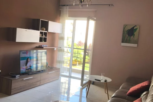 Home Request 2+1 in Tirana - 12,500 Leke