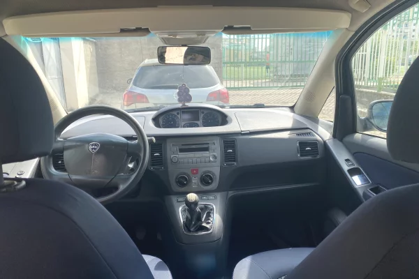 Makina ne shitje ne Fier - 1,900 Euro