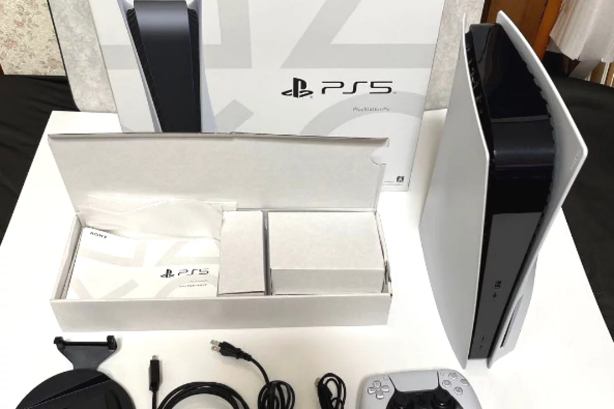 Selling Sony PlayStation 5 PS5 1TB