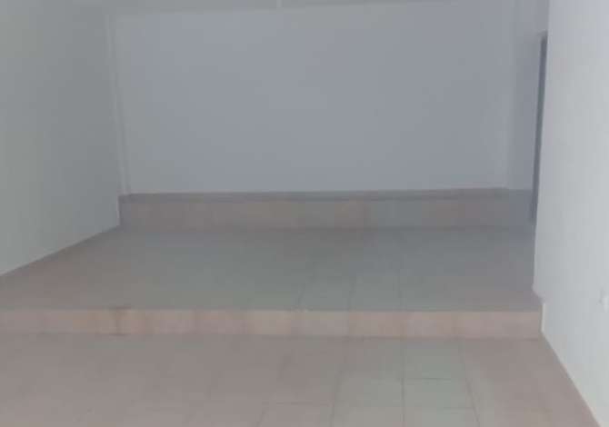 Business Property for Rent 1+1 in Tirana - 15,000 Leke