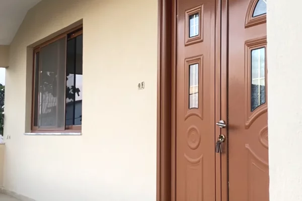 Shtepi me qera Shtepi Private ne Tirane, 3+1, Mobilimi E mobiluar, Pagesa 450  Euro.