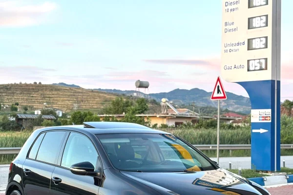 Makina ne shitje ne Elbasan - 4,500 Euro