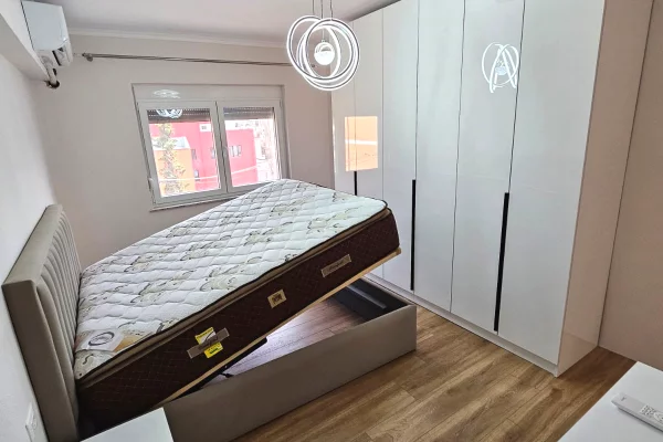 Shtepi ne shitje Apartament ne Durres, 1+1, Mobilimi E mobiluar, Pagesa 82,000,000  Leke.