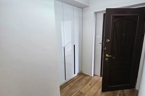 Shtepi ne shitje Apartament ne Durres, 1+1, Mobilimi E mobiluar, Pagesa 82,000,000  Leke.