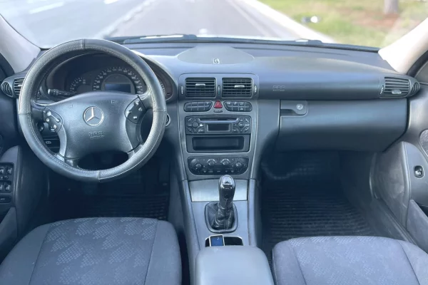 Cars for sale in Tirana, Mercedes-Benz, 2002 Diesel,Kambio Manual Payment 250,000  Leke.