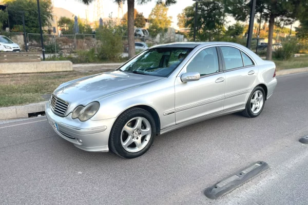 Cars for sale in Tirana, Mercedes-Benz, 2002 Diesel,Kambio Manual Payment 250,000  Leke.