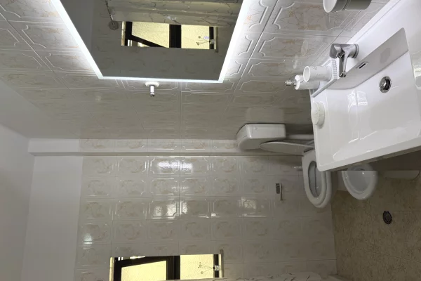 Shtepi me qera Apartament ne Tirane, 1+1, Mobilimi E mobiluar, Pagesa 70,000  Leke.