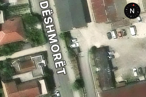 Ambient biznesi me qera 4+1 ne Tirane - 250,000 Leke
