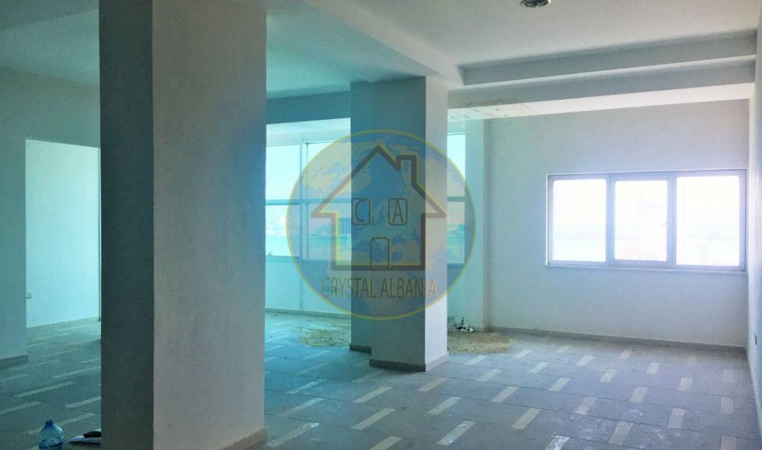 Shitet njesi prane portit te Durresit-Rruga Egnatia!