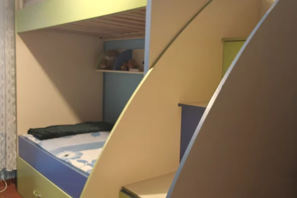 Dhome gjumi femijesh ne shitje