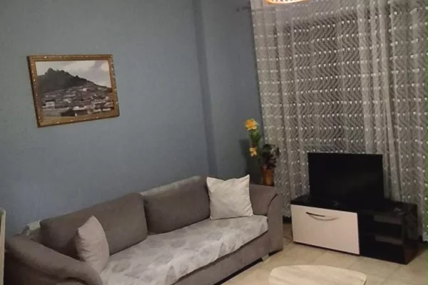 Shtepi me qera Apartament ne Tirane, 1+1, Mobilimi E mobiluar, Pagesa 45,000  Leke.