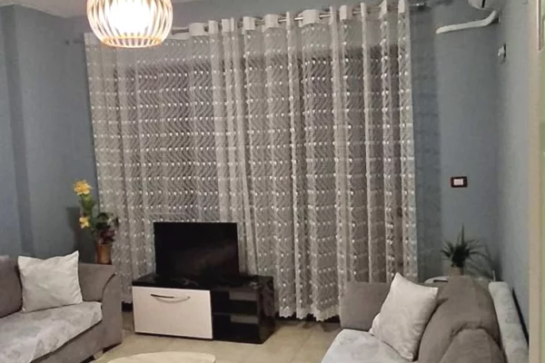 Shtepi me qera Apartament ne Tirane, 1+1, Mobilimi E mobiluar, Pagesa 45,000  Leke.