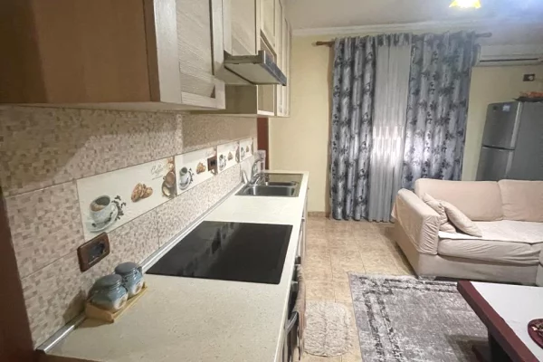 Appartamento in affitto a Tirana 2+1, Arredato