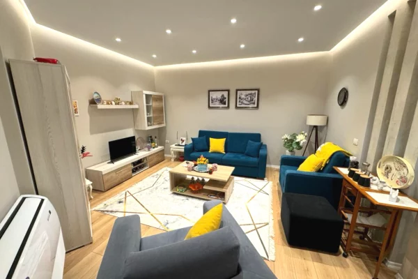 Shtepi me qera Apartament ne Tirane, 1+1, Mobilimi E mobiluar, Pagesa 60,000  Leke.