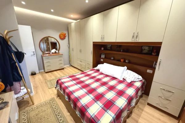 Shtepi me qera Apartament ne Tirane, 1+1, Mobilimi E mobiluar, Pagesa 60,000  Leke.