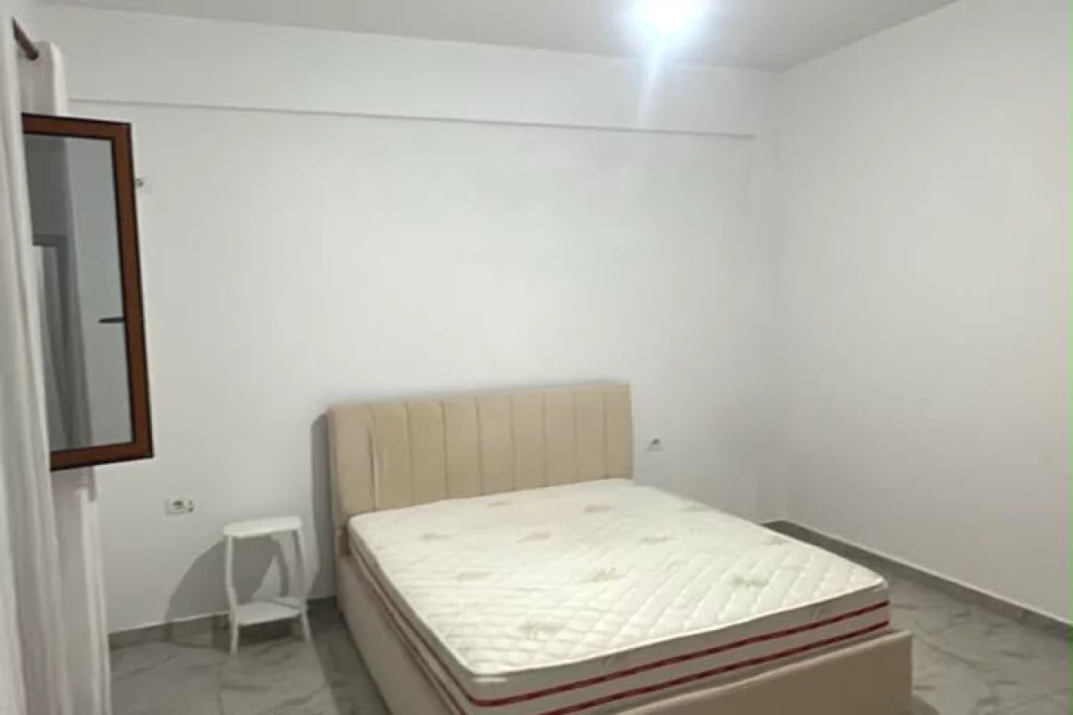 Shtepi me qera Apartament ne Tirane, 1+1, Mobilimi E mobiluar, Pagesa 35,000  Leke.