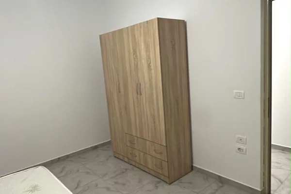 Shtepi me qera Apartament ne Tirane, 1+1, Mobilimi E mobiluar, Pagesa 35,000  Leke.