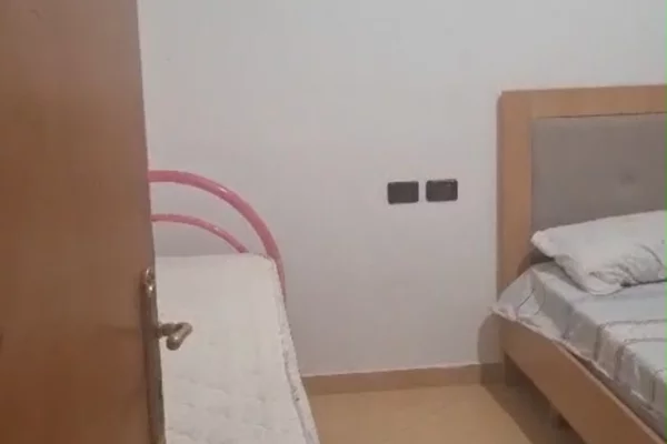 Shtepi me qera Apartament ne Tirane, 2+1, Mobilimi E mobiluar, Pagesa 40,000  Leke.