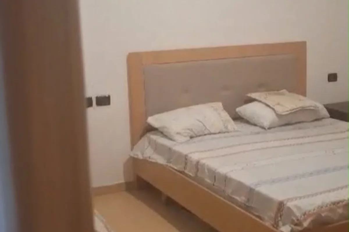 Shtepi me qera Apartament ne Tirane, 2+1, Mobilimi E mobiluar, Pagesa 40,000  Leke.