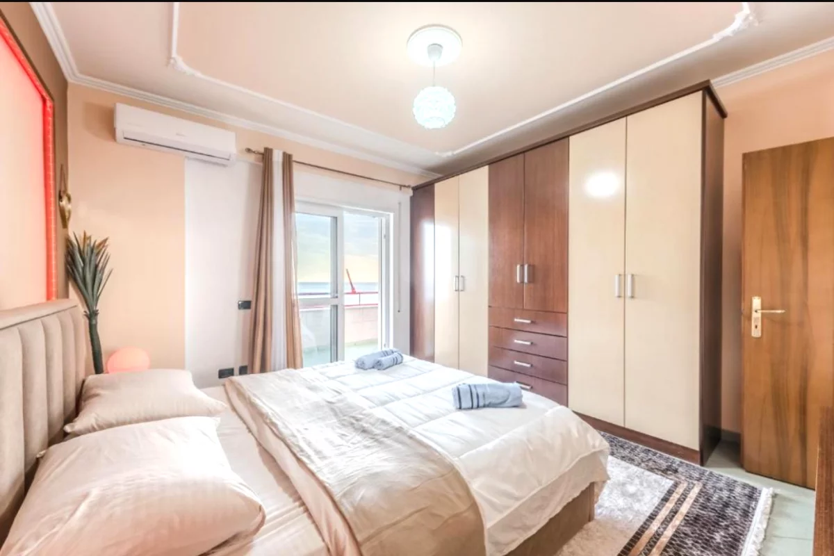 Shtepi me qera Apartament ne Tirane, 1+1, Mobilimi E mobiluar, Pagesa 300  Euro.
