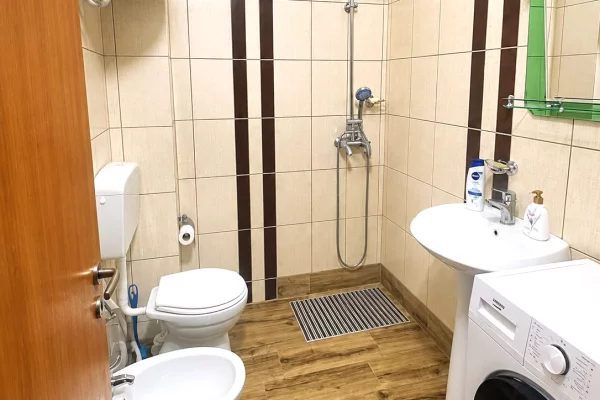 Shtepi ne shitje Apartament ne Vlore, 1+1, Mobilimi E mobiluar, Pagesa 8,500,000  Leke.