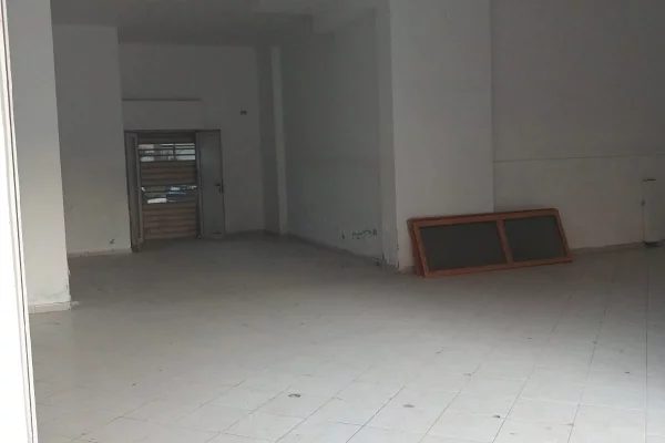 Ambient biznesi ne shitje 1+1 ne Vlore - 175,000 Euro