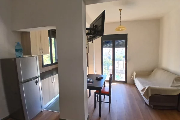 Shtepi me qera Apartament ne Vlore, 2+1, Mobilimi E mobiluar, Pagesa 35,000  Leke.