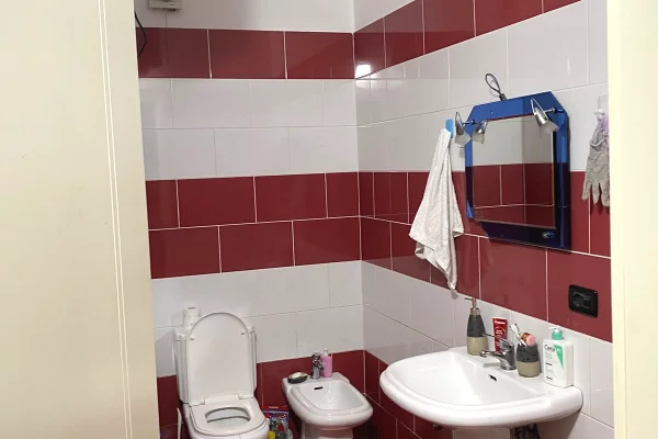 Shtepi ne shitje Apartament ne Vlore, 1+1, Mobilimi E mobiluar, Pagesa 150,000  Euro.
