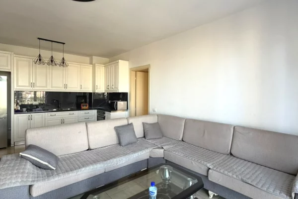 Shtepi me qera Apartament ne Tirane, 2+1, Mobilimi E mobiluar, Pagesa 50,000  Leke.