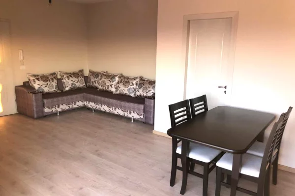 Shtepi me qera Apartament ne Tirane, 2+1, Mobilimi E mobiluar, Pagesa 40,000  Leke.