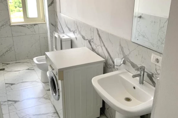 Shtepi me qera Apartament ne Tirane, 2+1, Mobilimi E mobiluar, Pagesa 40,000  Leke.