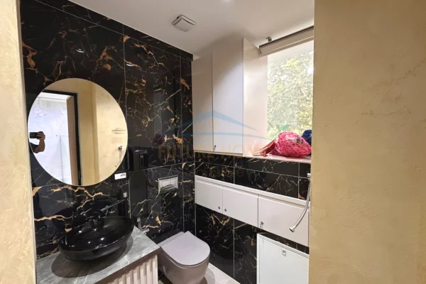 Ambient biznesi ne shitje 1+1 ne Tirane - 125,000 Euro