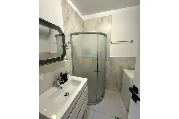 Shtepi me qera Apartament ne Tirane, 2+1, Mobilimi E mobiluar, Pagesa 1,000  Euro.