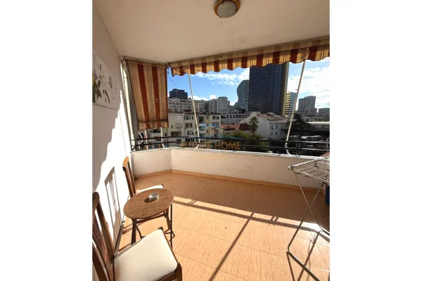 Shtepi me qera Apartament ne Tirane, 2+1, Mobilimi E mobiluar, Pagesa 1,000  Euro.