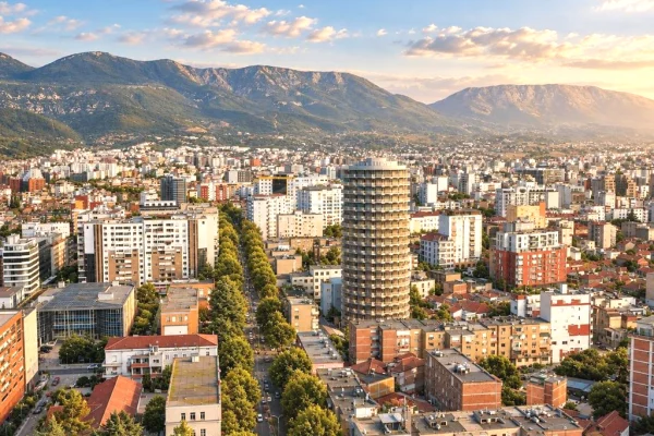 Shtepi ne shitje Apartament ne Tirane, 3+1, Mobilimi Bosh, pa mobiluar, Pagesa 35,322,850  Leke.
