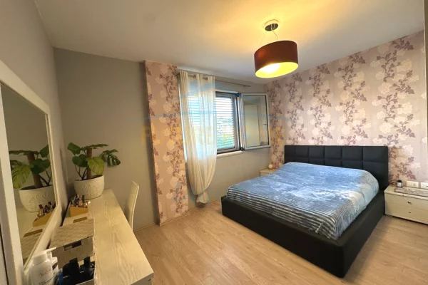 Shtepi ne shitje Apartament ne Tirane, 2+1, Mobilimi E mobiluar, Pagesa 285,000  Euro.