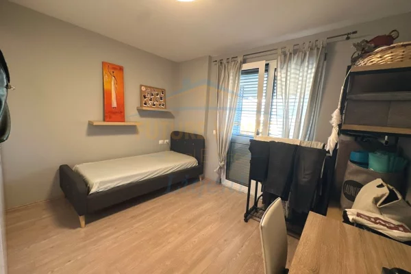 Shtepi ne shitje Apartament ne Tirane, 2+1, Mobilimi E mobiluar, Pagesa 285,000  Euro.