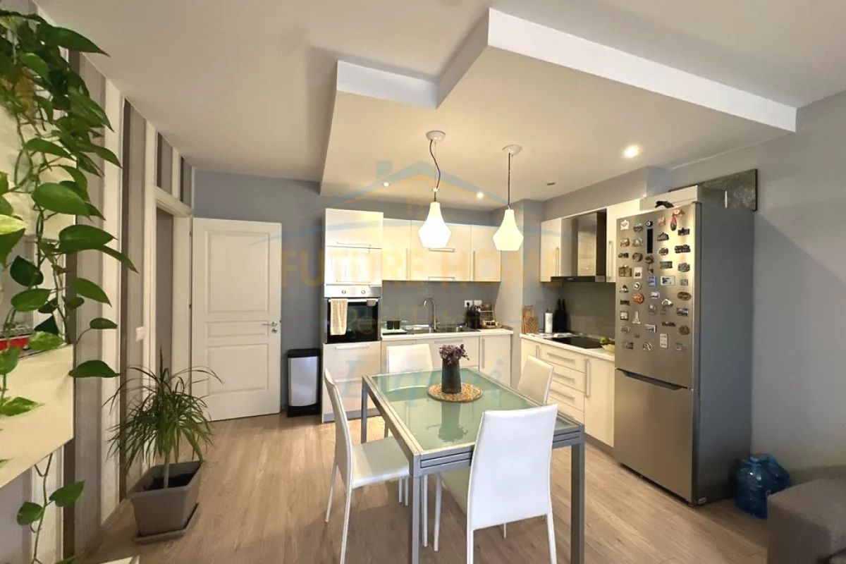 Shtepi ne shitje Apartament ne Tirane, 2+1, Mobilimi E mobiluar, Pagesa 285,000  Euro.