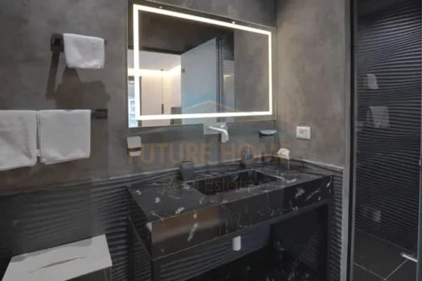 Shtepi me qera Penthose(kati i fundit panoramik) ne Tirane, 2+1, Mobilimi E mobiluar, Pagesa 350,000  Leke.