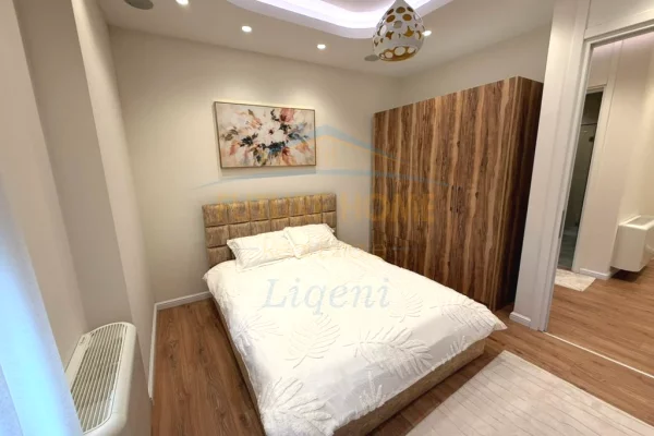 Shtepi me qera Apartament ne Tirane, 2+1, Mobilimi E mobiluar, Pagesa 2,000  Euro.