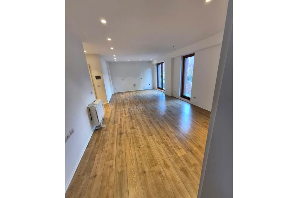 Shtepi me qera Apartament ne Tirane, 2+1, Mobilimi Bosh, pa mobiluar, Pagesa 1,900  Euro.