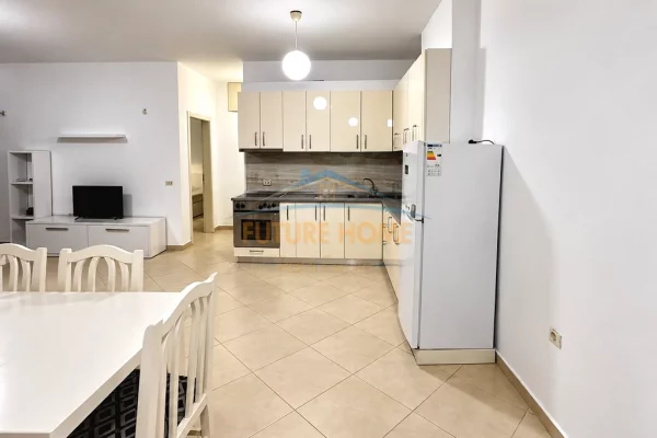 Shtepi ne shitje Apartament ne Tirane, 2+1, Mobilimi E mobiluar, Pagesa 140,000  Euro.
