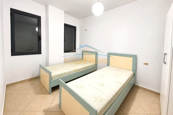 Shtepi ne shitje Apartament ne Tirane, 2+1, Mobilimi E mobiluar, Pagesa 140,000  Euro.