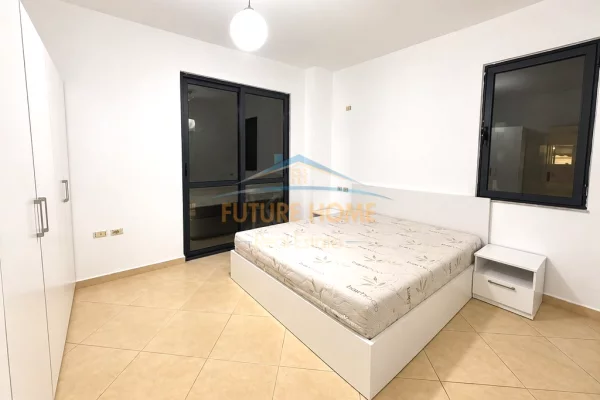 Shtepi ne shitje Apartament ne Tirane, 2+1, Mobilimi E mobiluar, Pagesa 140,000  Euro.