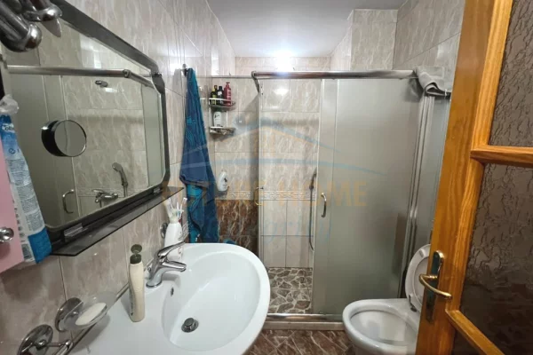 Shtepi ne shitje Apartament ne Tirane, 2+1, Mobilimi E mobiluar, Pagesa 190,000  Euro.