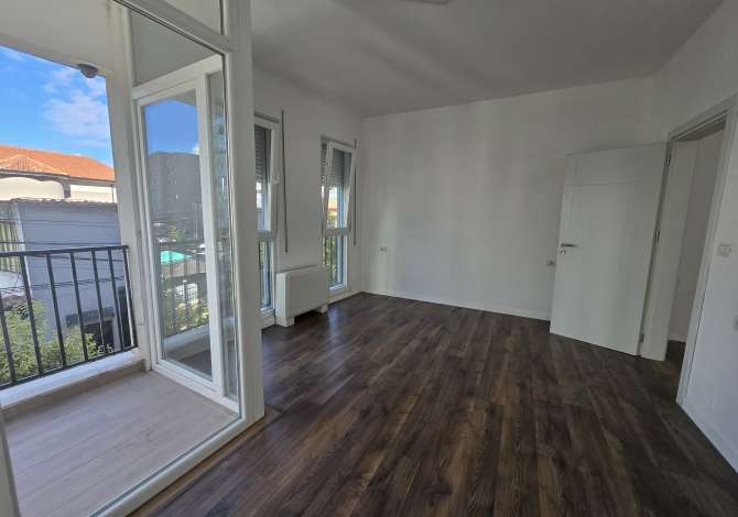 Zyra me Qira 2+1+2+Ballkon ne Komune te Parisit