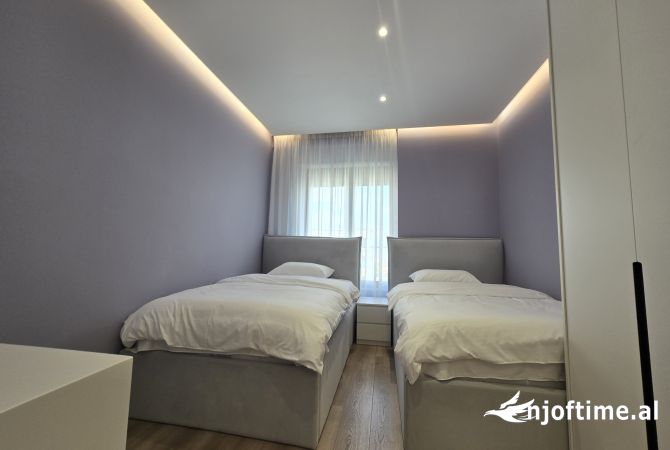 Shtepi ne shitje Apartament ne Tirane, 2+1, Mobilimi E mobiluar, Pagesa 245,000  Euro.