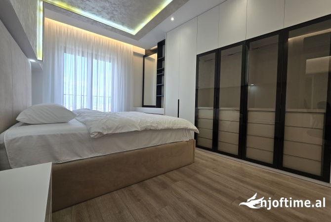 Shtepi ne shitje Apartament ne Tirane, 2+1, Mobilimi E mobiluar, Pagesa 245,000  Euro.